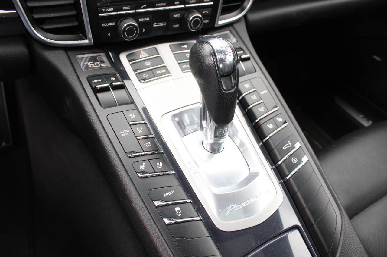 Used 2011 Porsche Panamera image 18