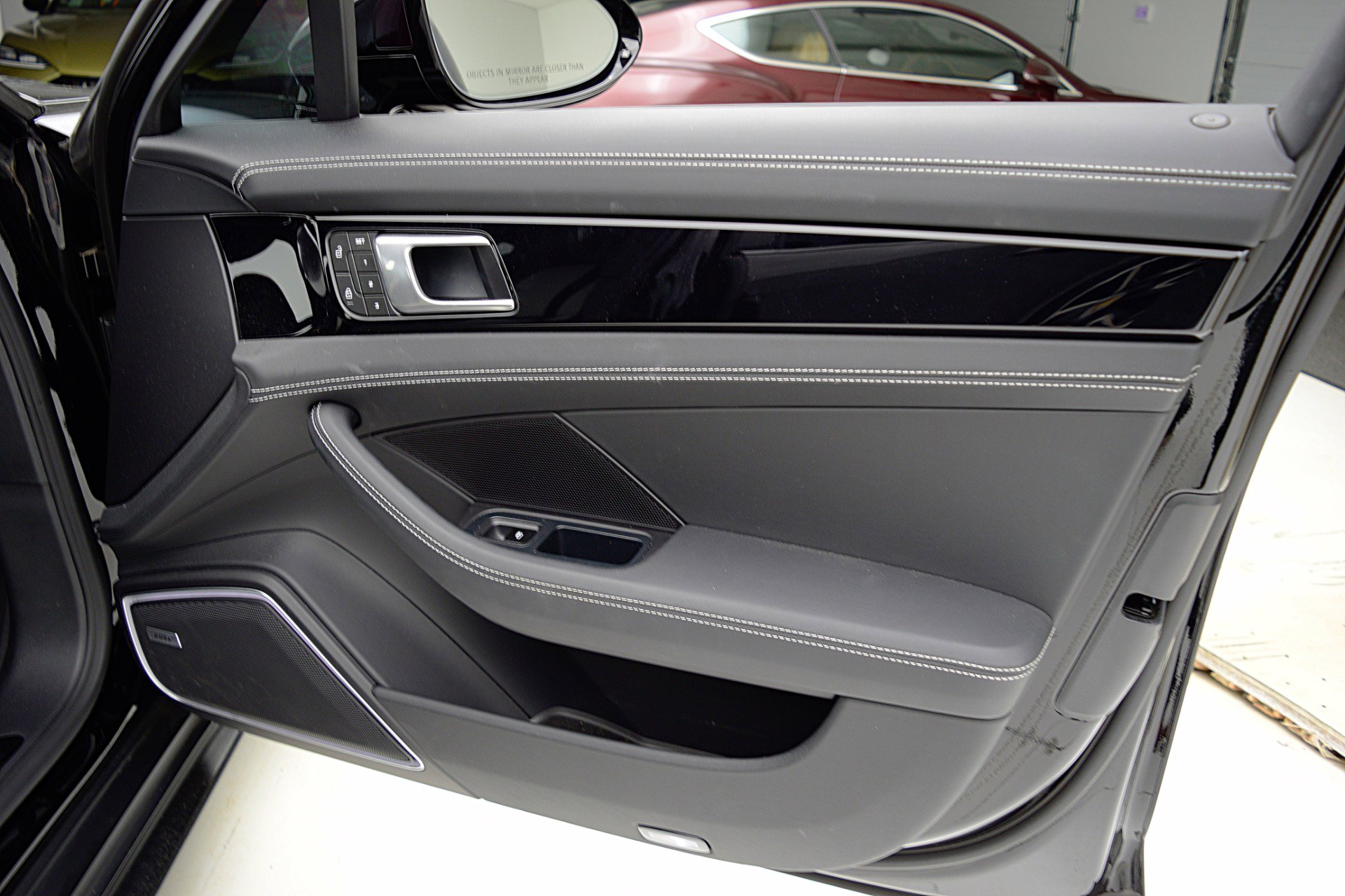 Used 2023 Porsche Panamera GTS image 36