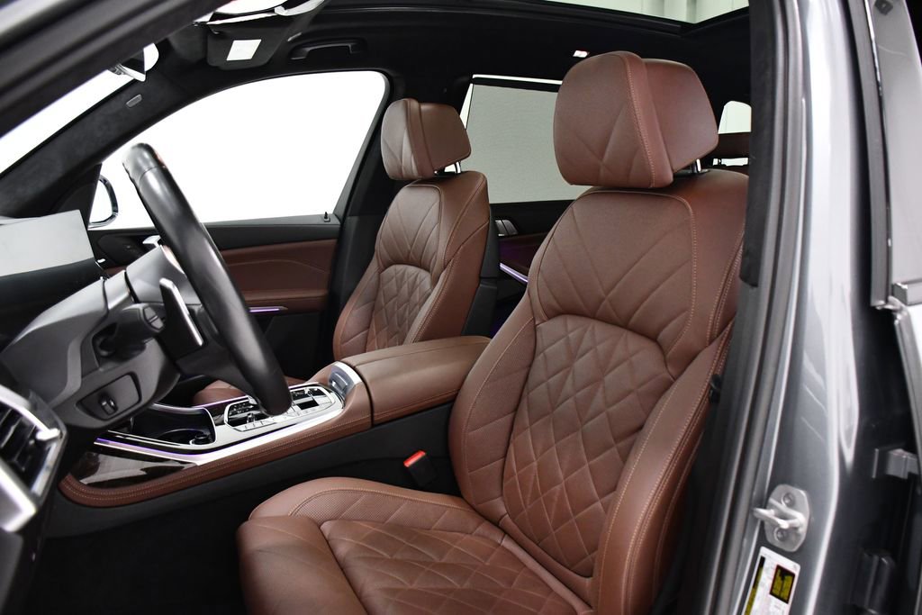 Used 2024 BMW X7 xDrive40i w/ M Sport Package image 19