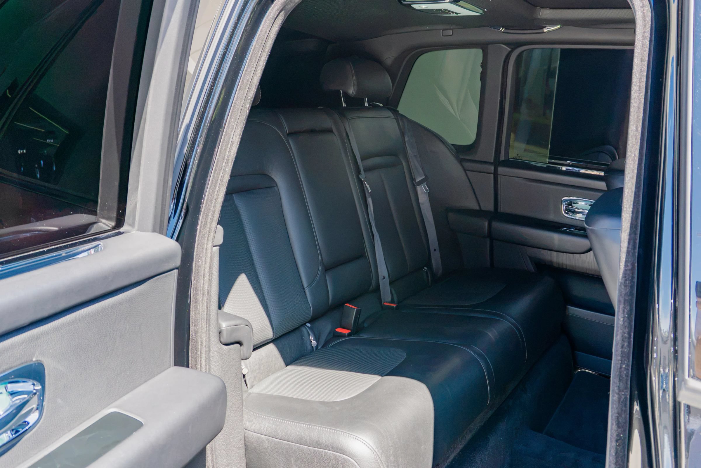 Used 2019 Rolls-Royce Cullinan AWD/4WD image 13