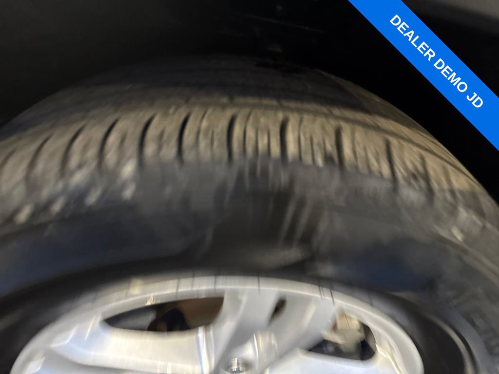 Used 2023 Ford Explorer XLT w/ Equipment Group 202A image 18