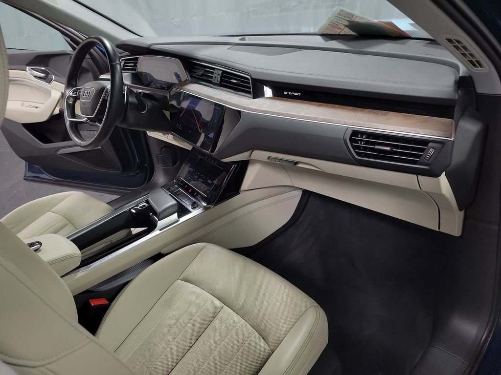 Used 2019 Audi e-tron Premium Plus image 22
