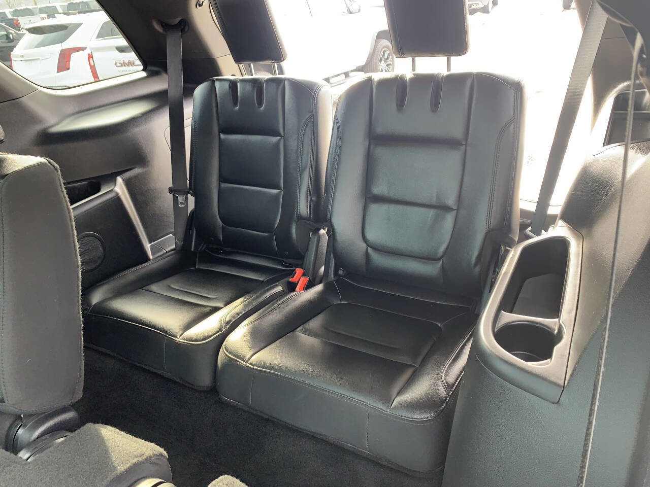 Used 2016 Ford Explorer XLT w/ Equipment Group 202A image 29