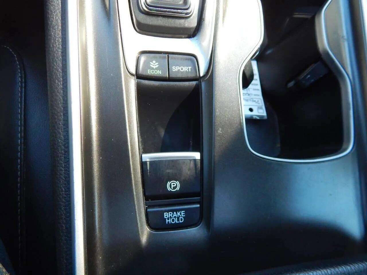 Used 2018 Honda Accord Sport image 31