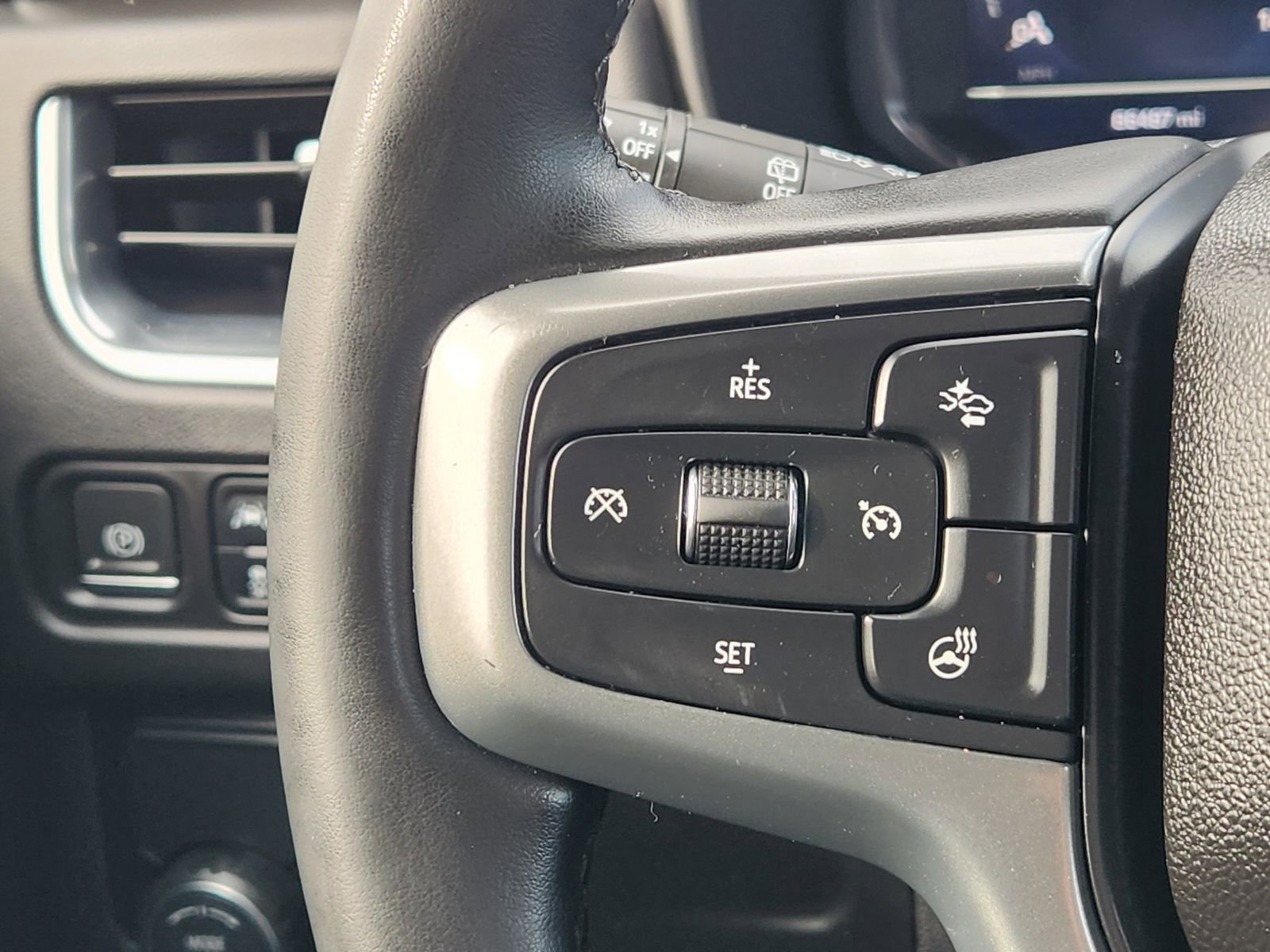 Used 2023 Chevrolet Suburban Premier RWD image 33