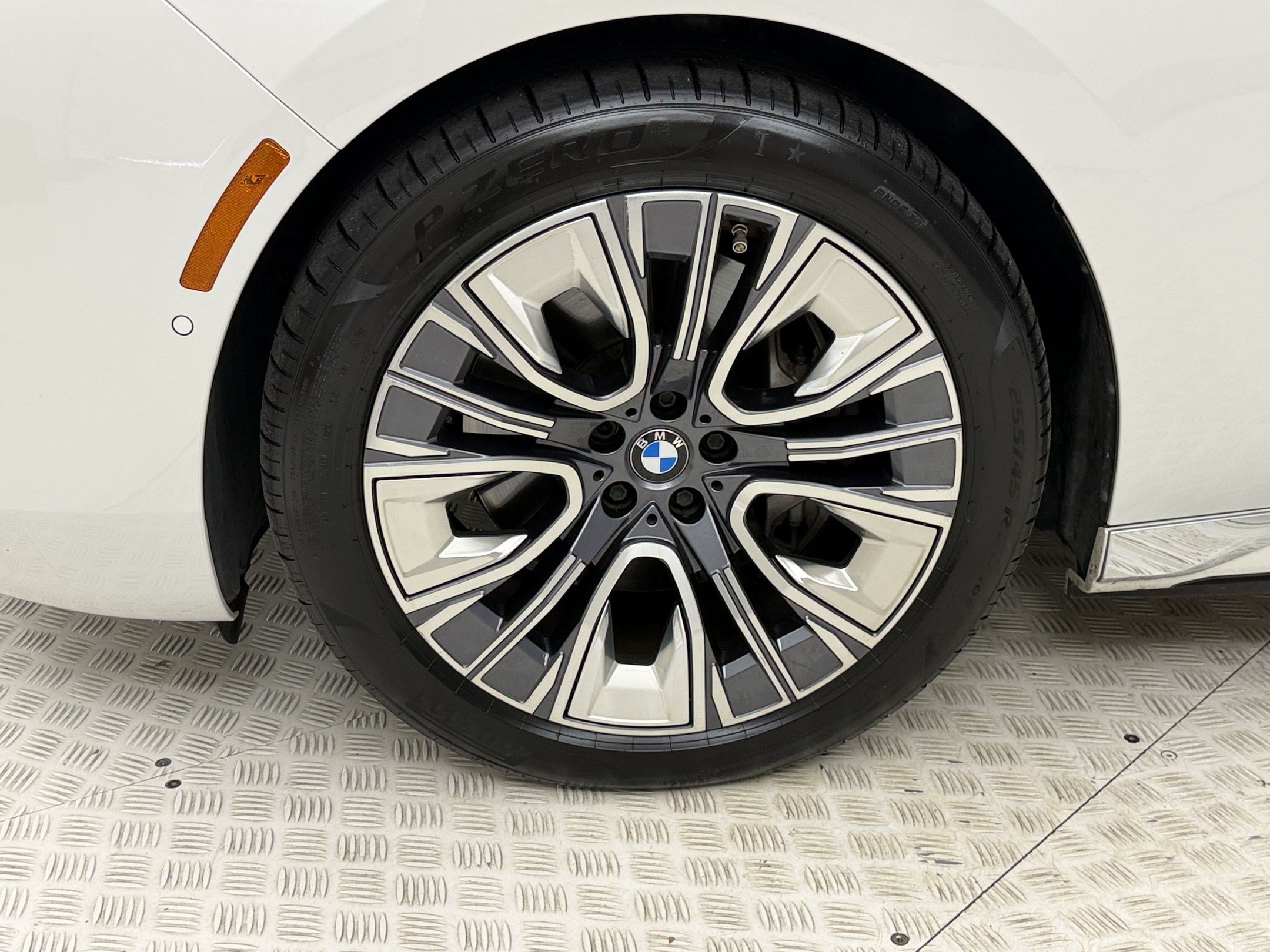 Certified 2023 BMW i7 xDrive60 AWD/4WD image 12