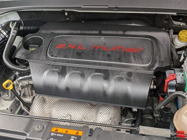 Used 2019 Jeep Renegade Latitude FWD image 38
