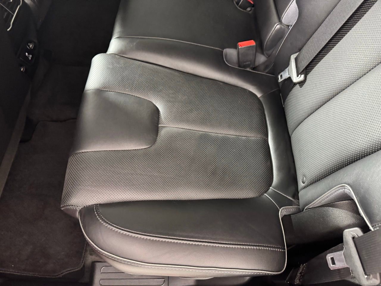 Used 2023 Hyundai Santa Fe Limited image 33