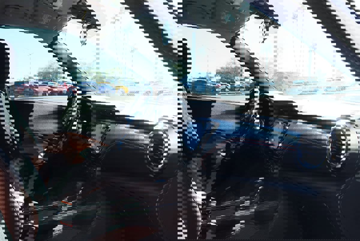 Used 2023 Nissan Kicks SR image 35