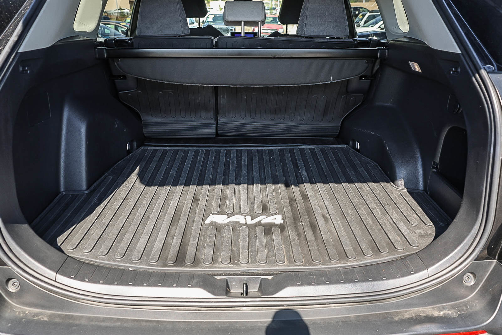 Used 2025 Toyota RAV4 XLE FWD image 26
