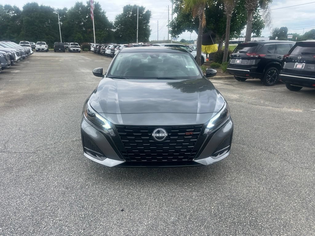 New 2026 Nissan Altima 2.5 SR w/ SR Midnight Edition Package FWD image 2