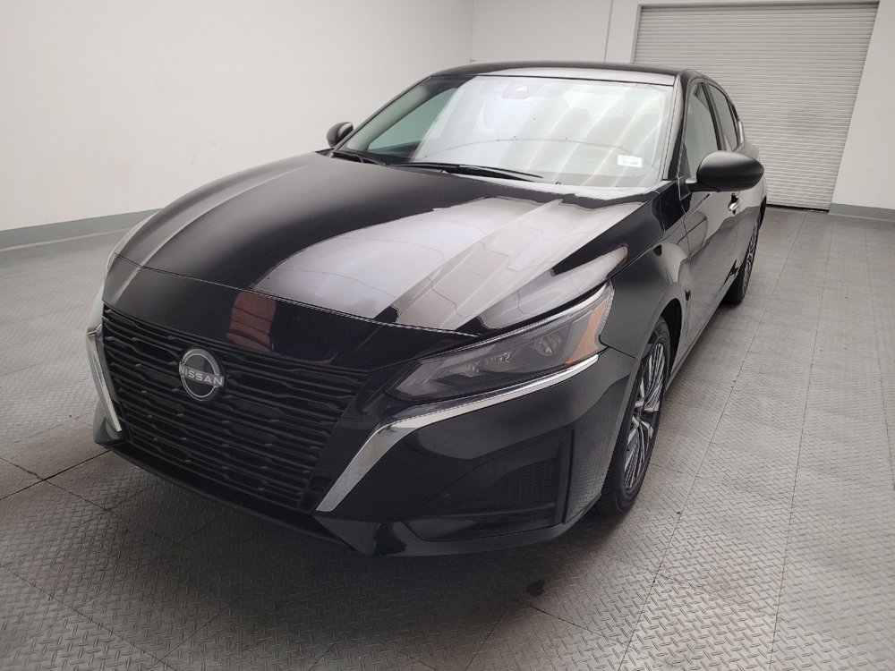 Used 2025 Nissan Altima 2.5 SV FWD image 15
