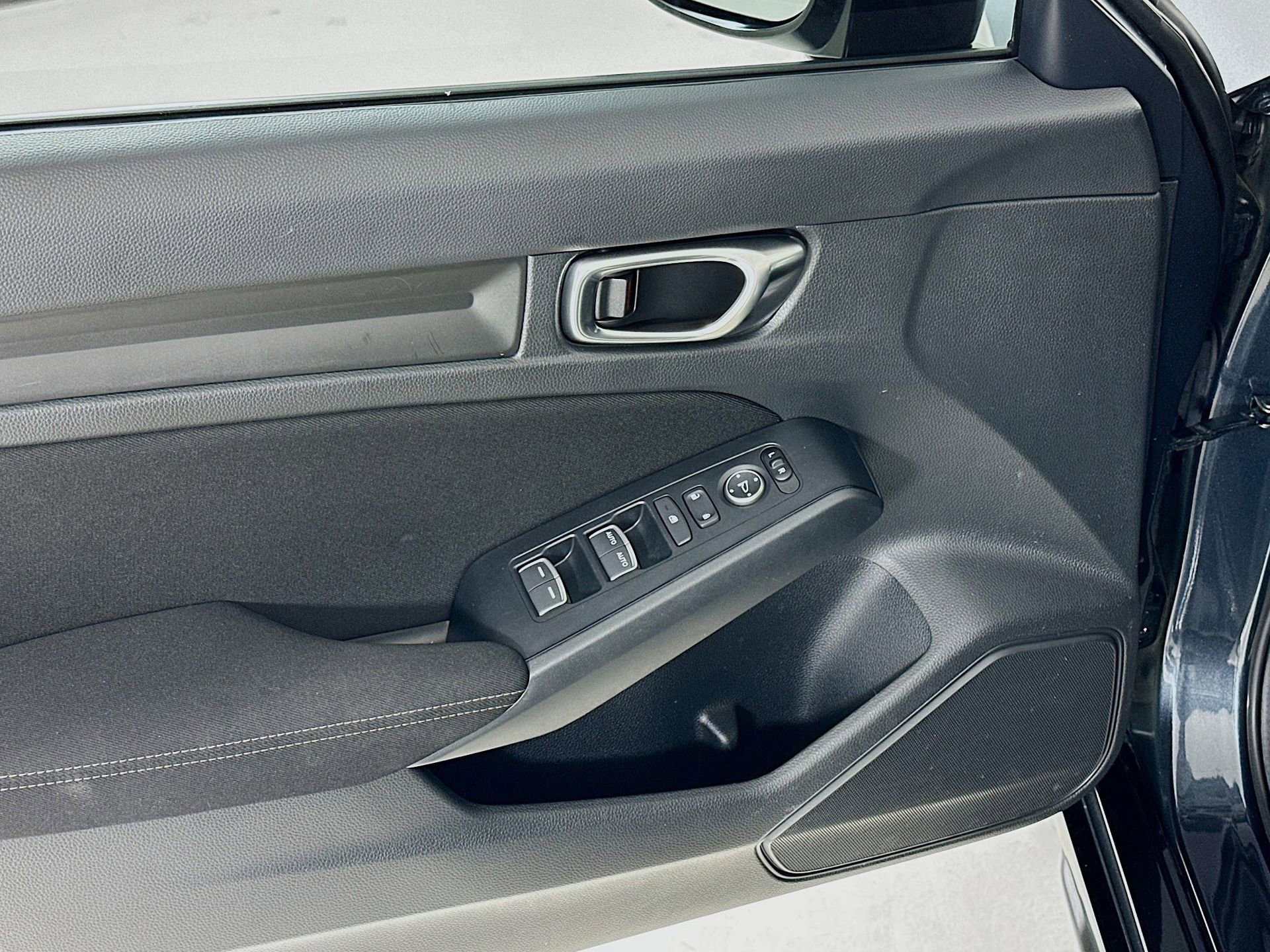 Used 2025 Honda Civic Sport image 18