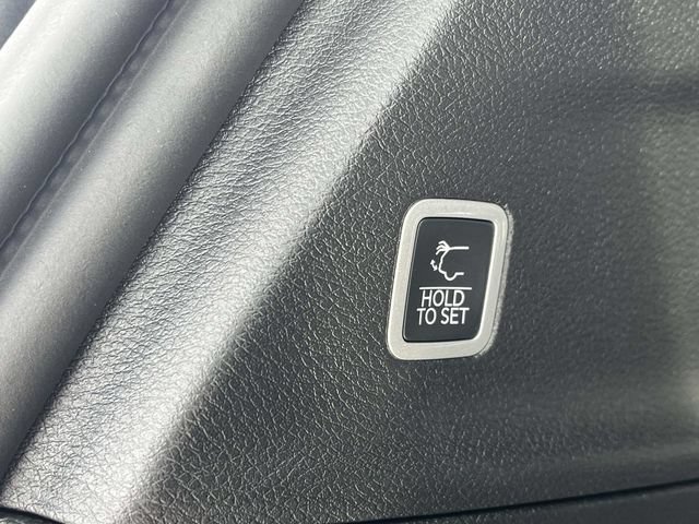 New 2027 Chrysler Pacifica Select FWD image 18