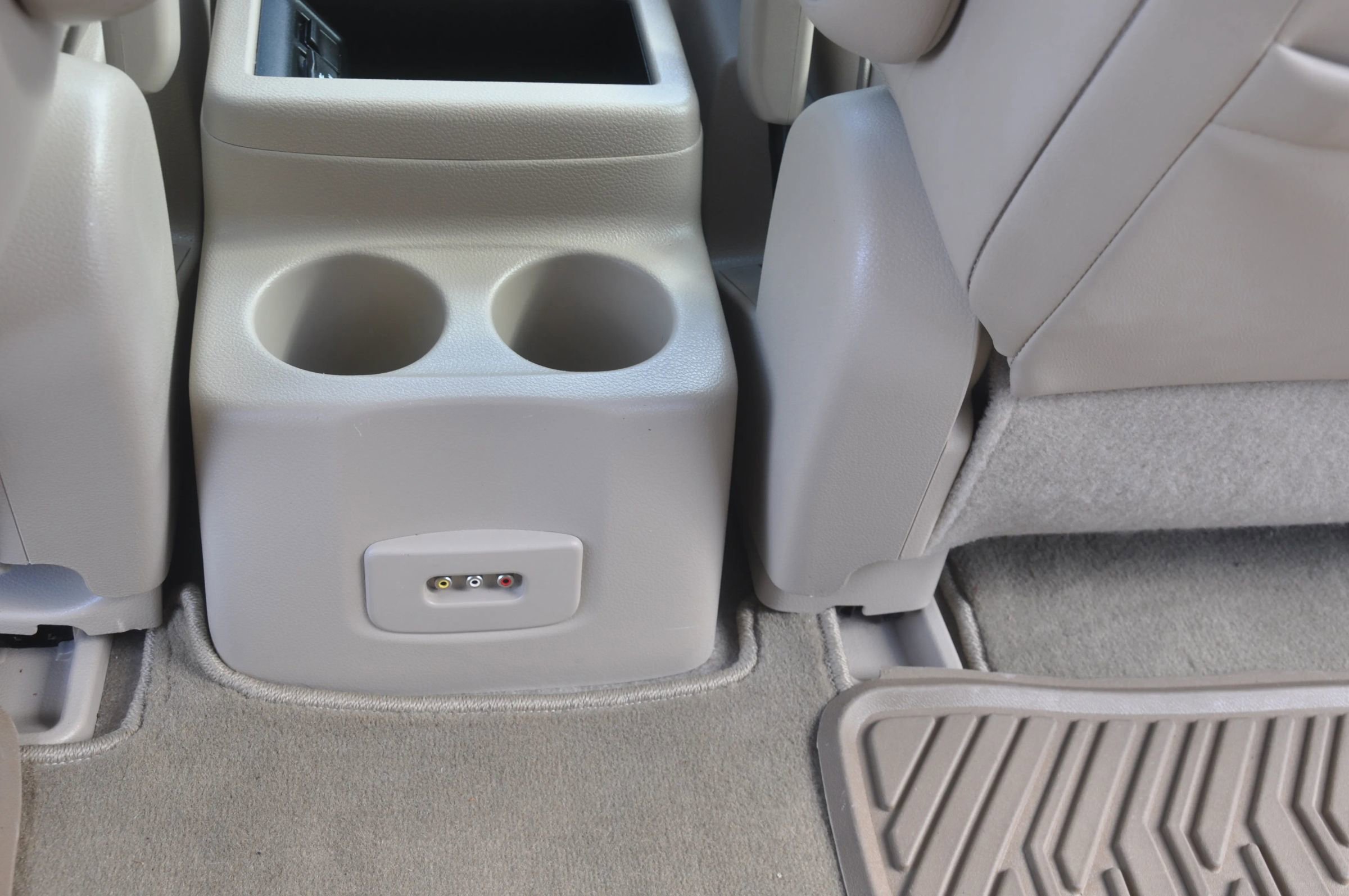 Used 2012 Nissan Quest LE w/ Value Cargo Pkg image 39