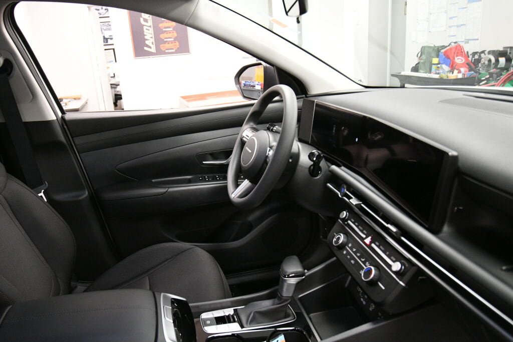 Used 2025 Hyundai Tucson SE AWD/4WD image 28