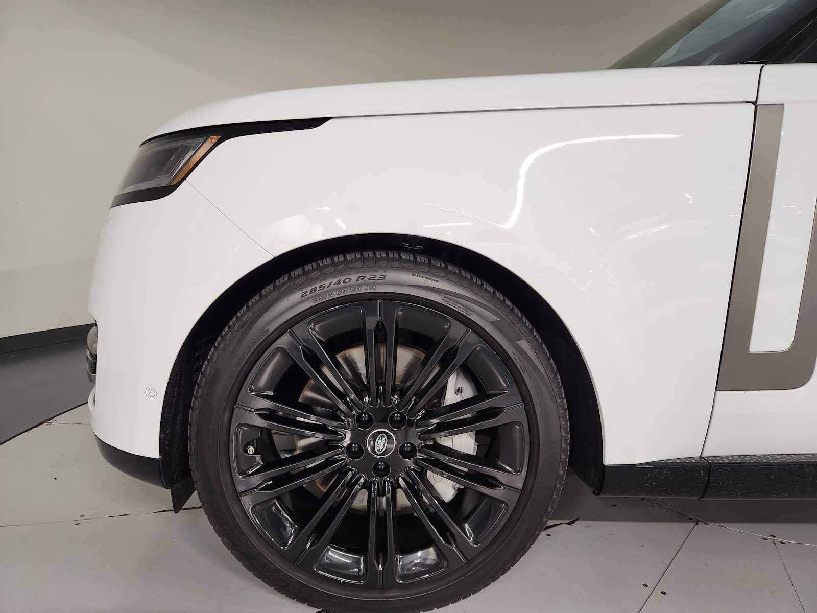 Used 2024 Land Rover Range Rover Long Wheelbase SE AWD/4WD image 11