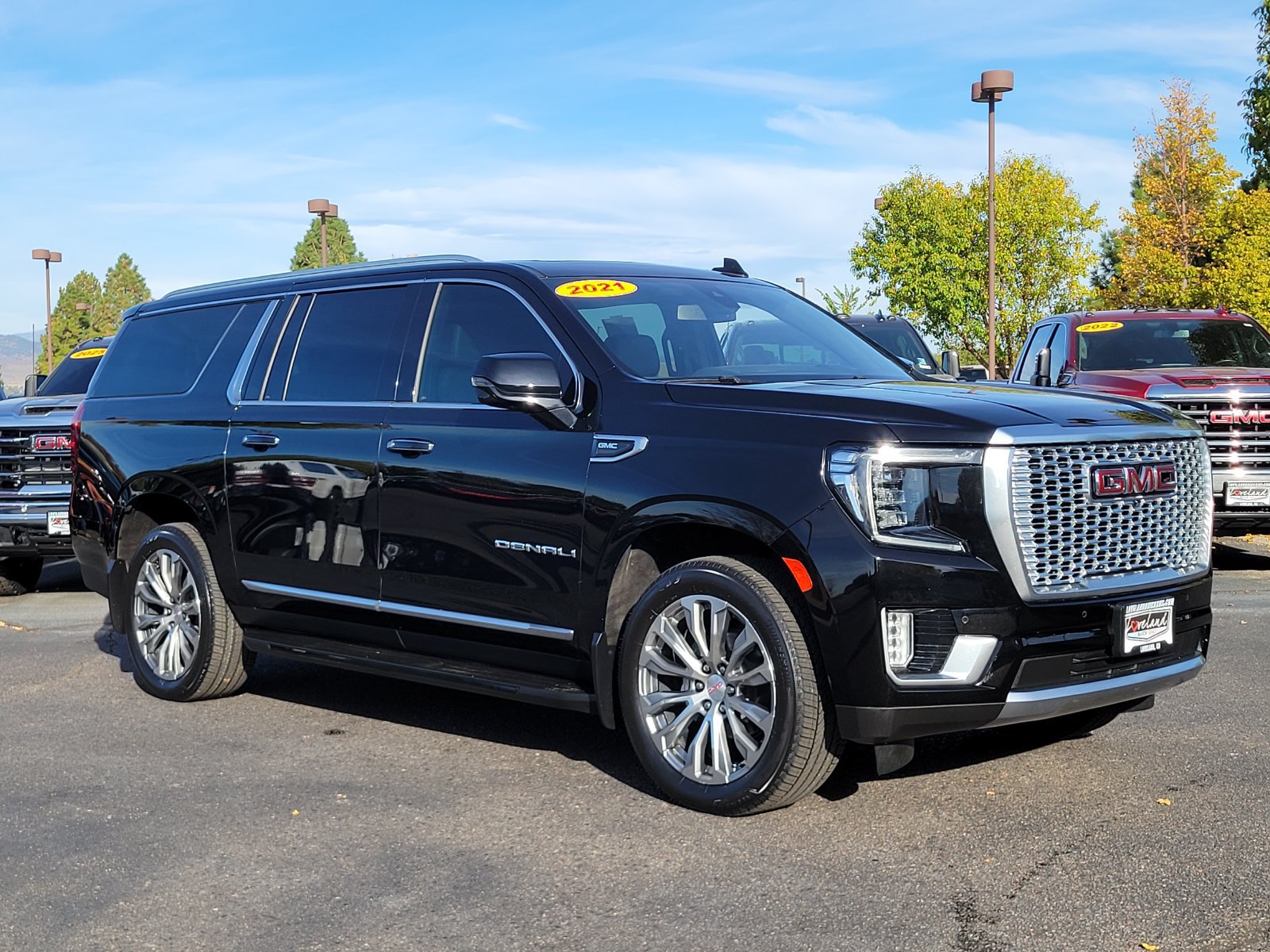 Used 2021 GMC Yukon XL Denali AWD/4WD image 1