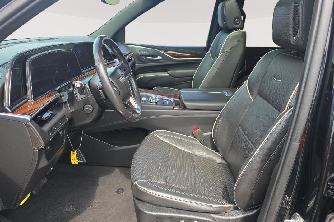 Used 2021 Cadillac Escalade ESV Premium Luxury AWD/4WD image 4