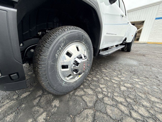 New 2026 GMC Sierra 3500 SLE image 18