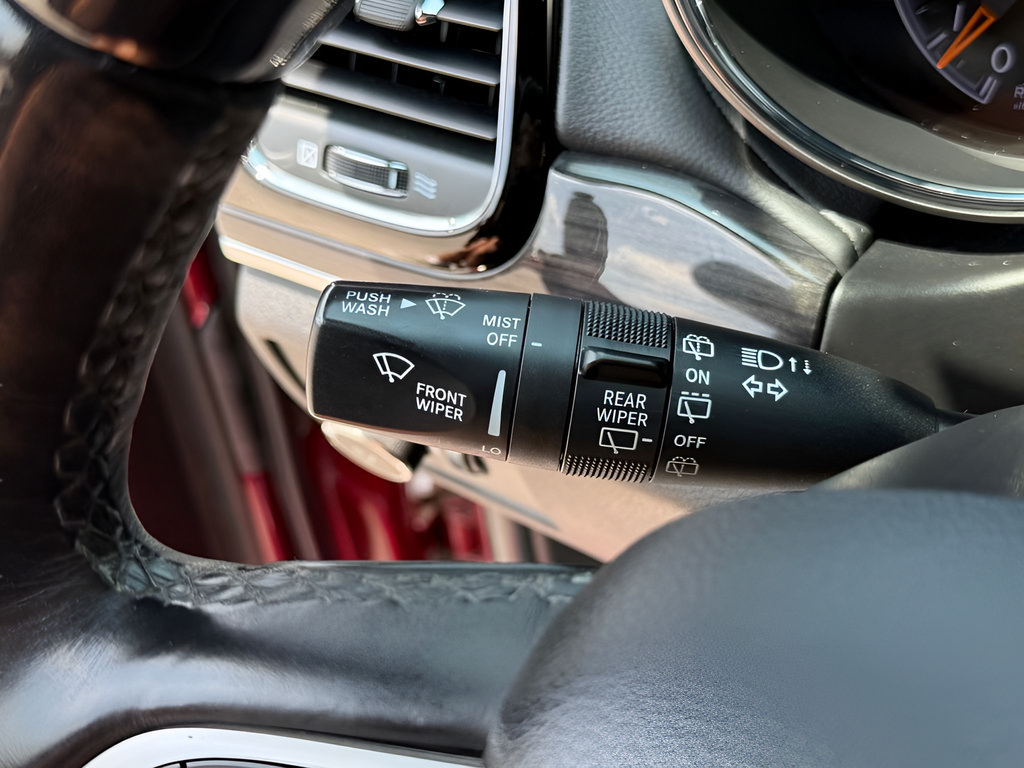 Used 2019 Jeep Grand Cherokee Overland AWD/4WD image 39