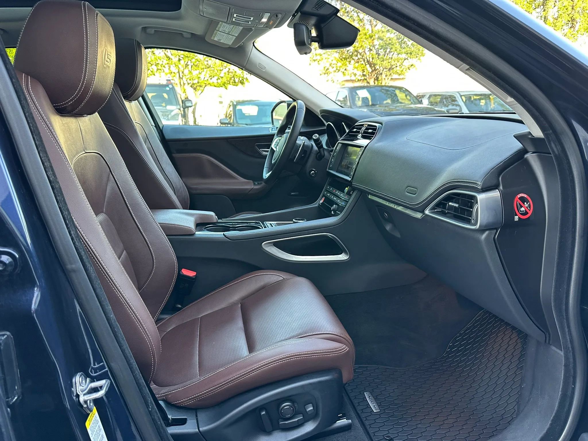 Used 2017 Jaguar F-PACE S AWD/4WD image 22