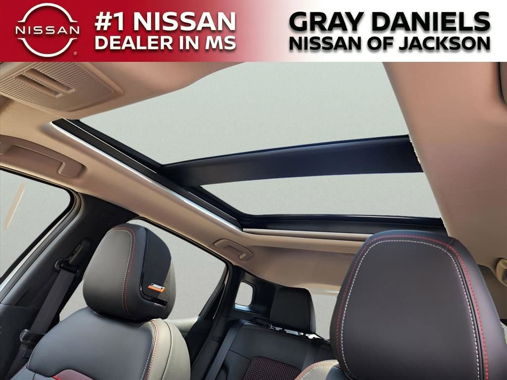 New 2025 Nissan Kicks SR w/ SR Premium Package AWD/4WD image 5