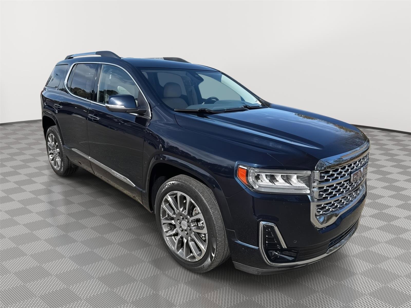 Used 2021 GMC Acadia Denali w/ Denali Technology Package FWD image 4
