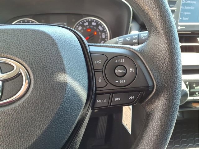 Used 2022 Toyota RAV4 LE FWD image 17