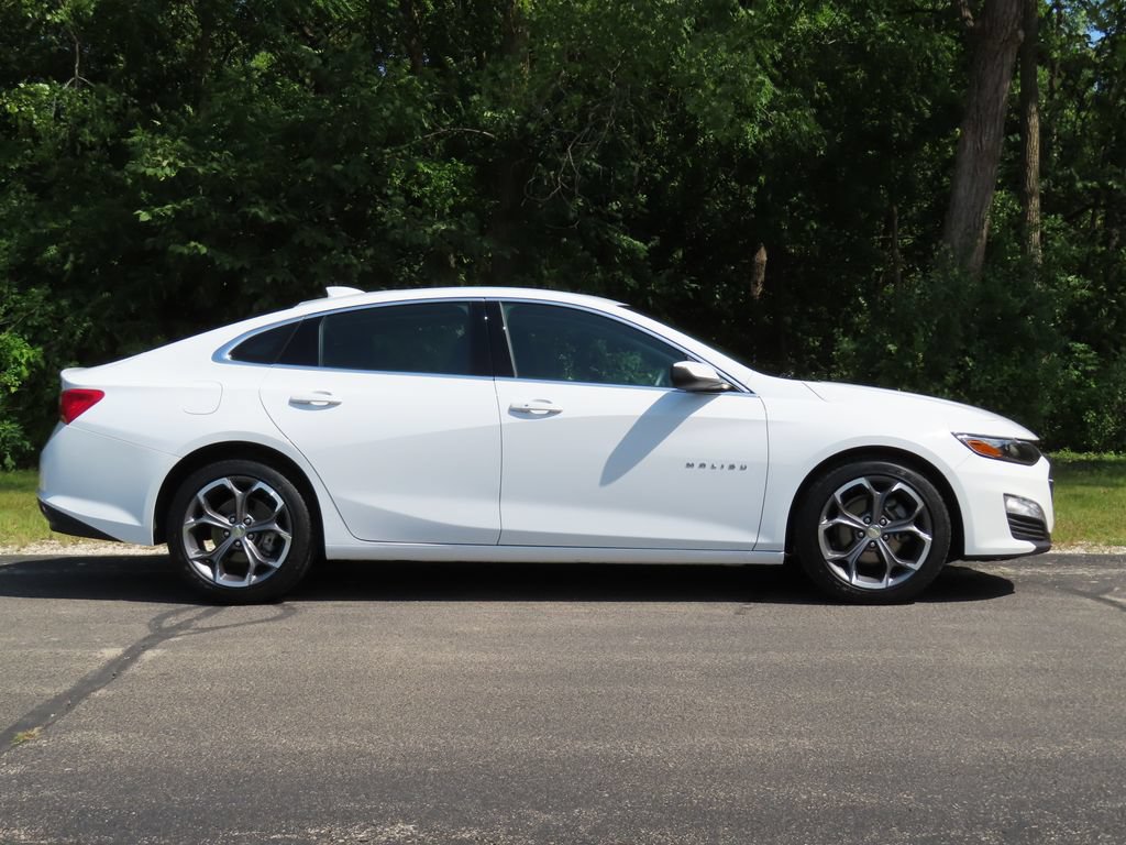 Used 2024 Chevrolet Malibu LT FWD image 2