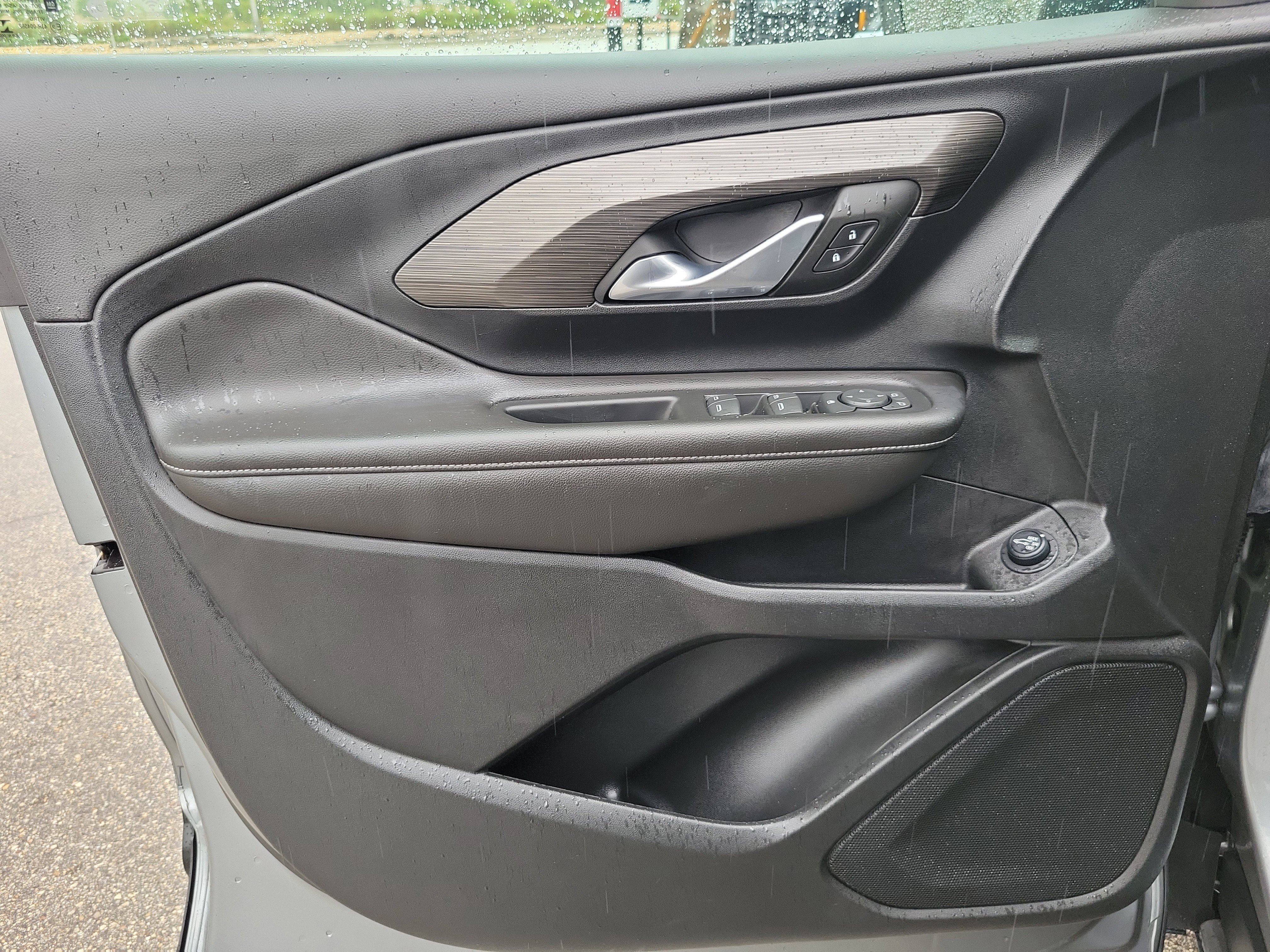 Used 2023 GMC Terrain SLE w/ Driver Convenience Package image 14