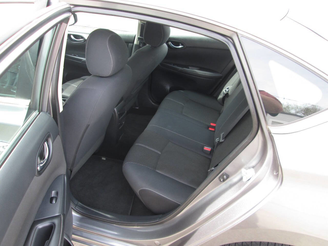 Used 2017 Nissan Sentra S FWD image 14