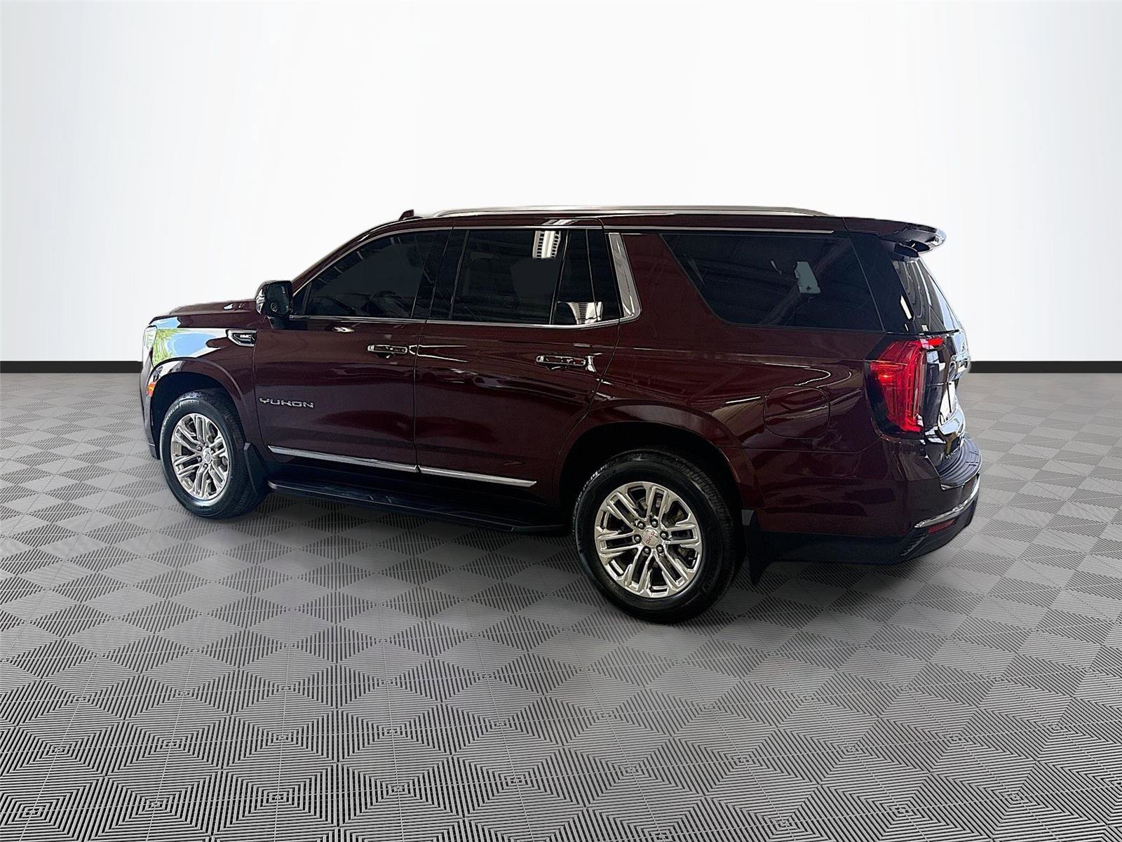 Used 2022 GMC Yukon SLT w/ SLT Luxury Package AWD/4WD image 5