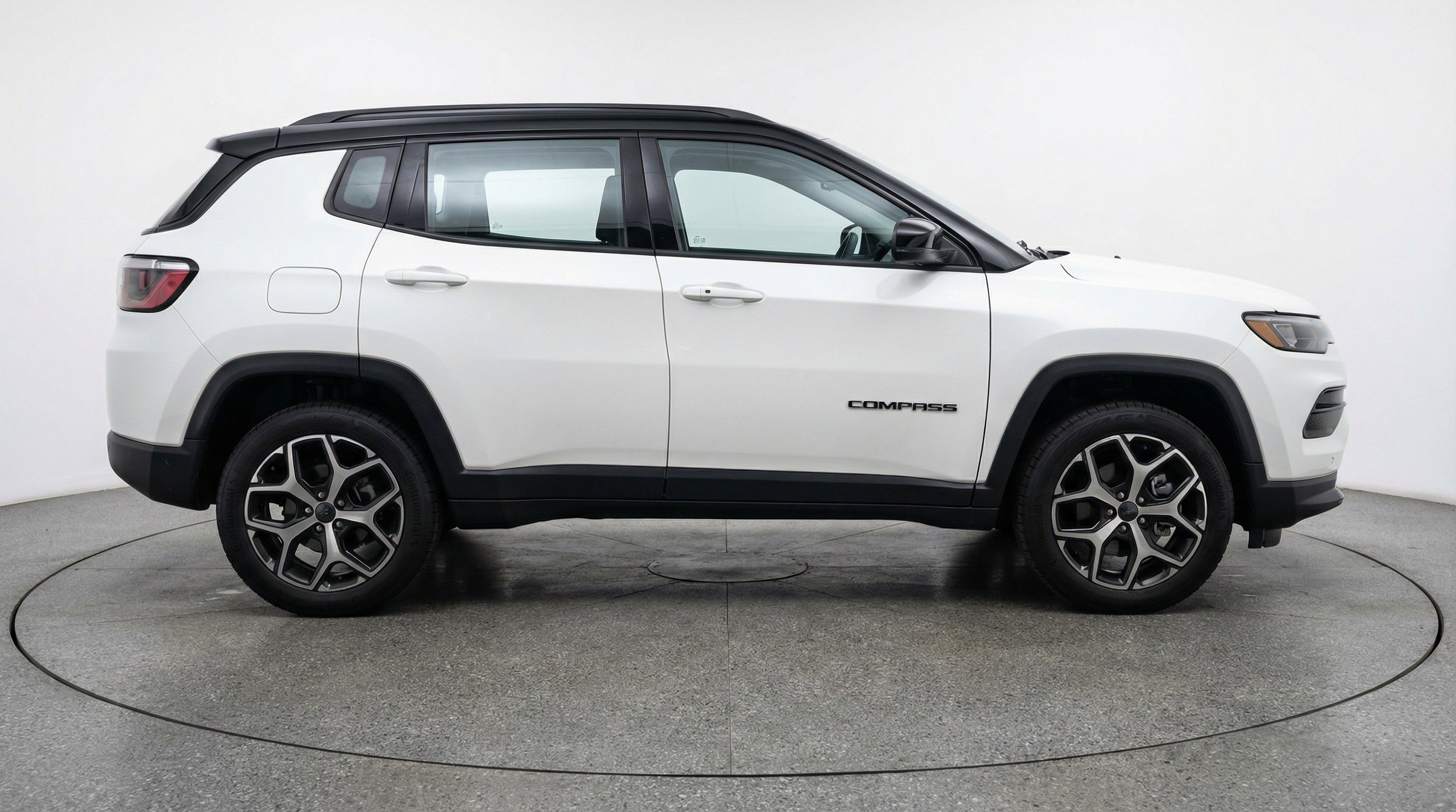 Used 2025 Jeep Compass Limited AWD/4WD image 11