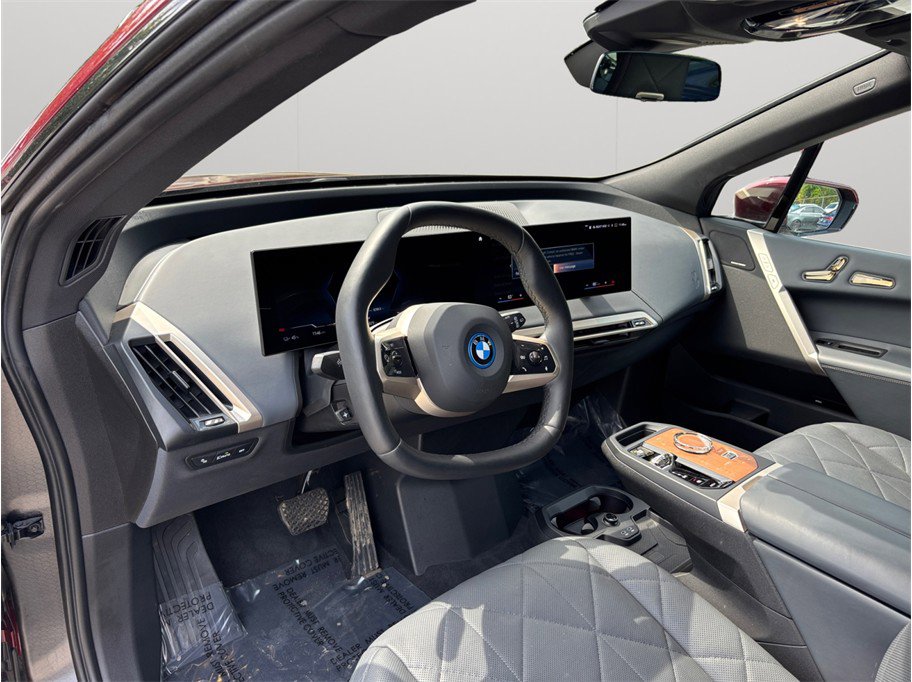 Used 2023 BMW iX xDrive50 w/ Ultimate Package 2 image 6