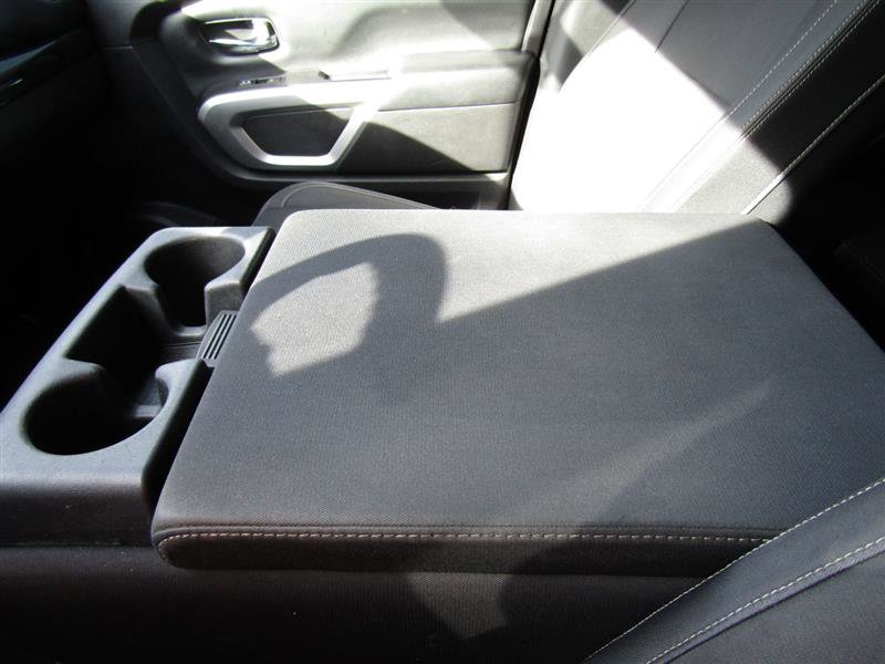 Used 2018 Nissan Titan SV image 20