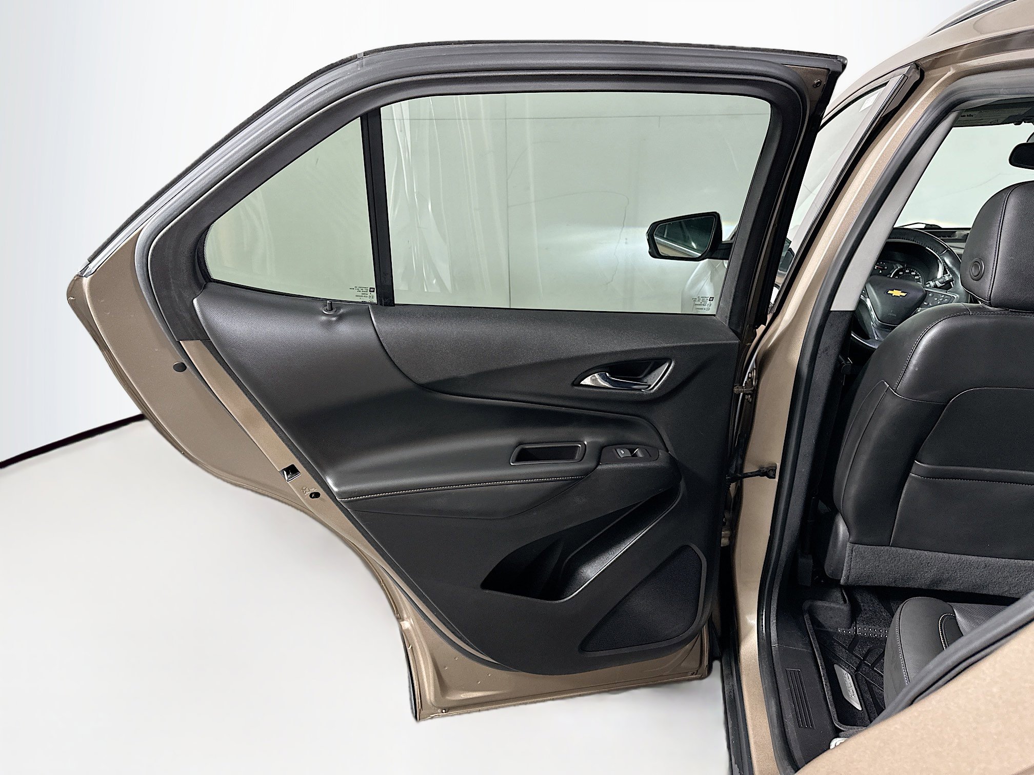 Used 2018 Chevrolet Equinox Premier FWD image 27