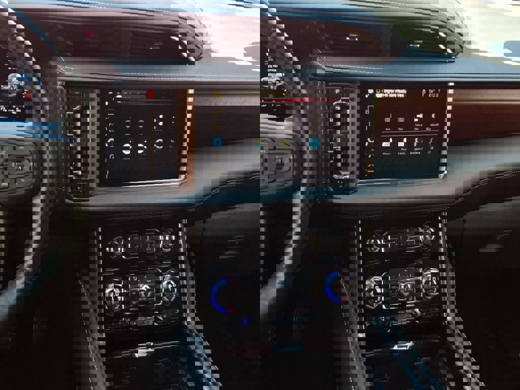 Used 2024 GMC Yukon XL Denali Ultimate image 18