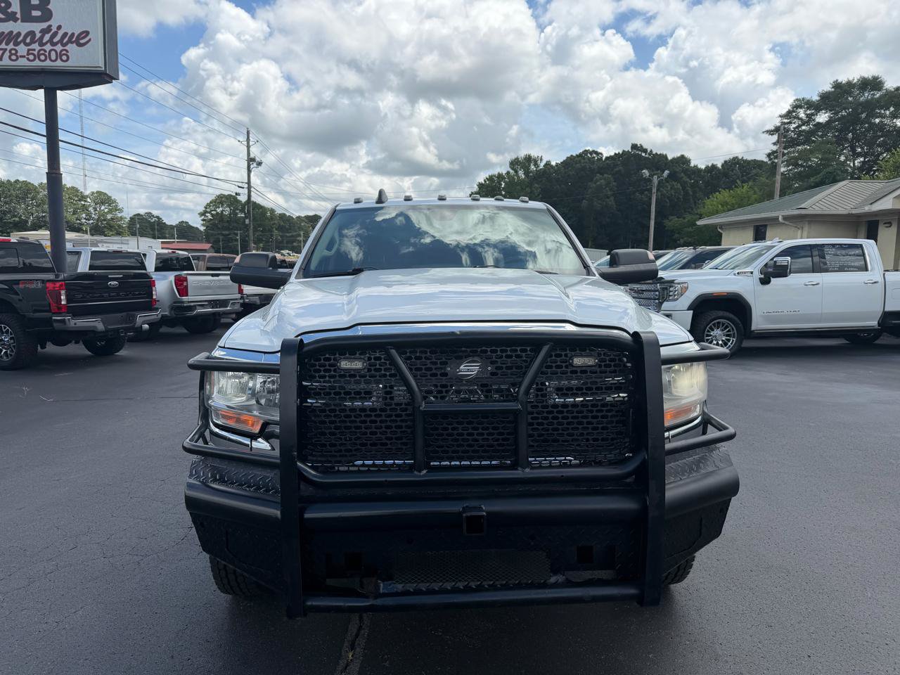 Used 2020 RAM 5500 Tradesman w/ Chrome Appearance Group AWD/4WD image 2