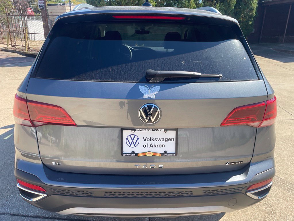 Used 2024 Volkswagen Taos SE AWD/4WD image 3
