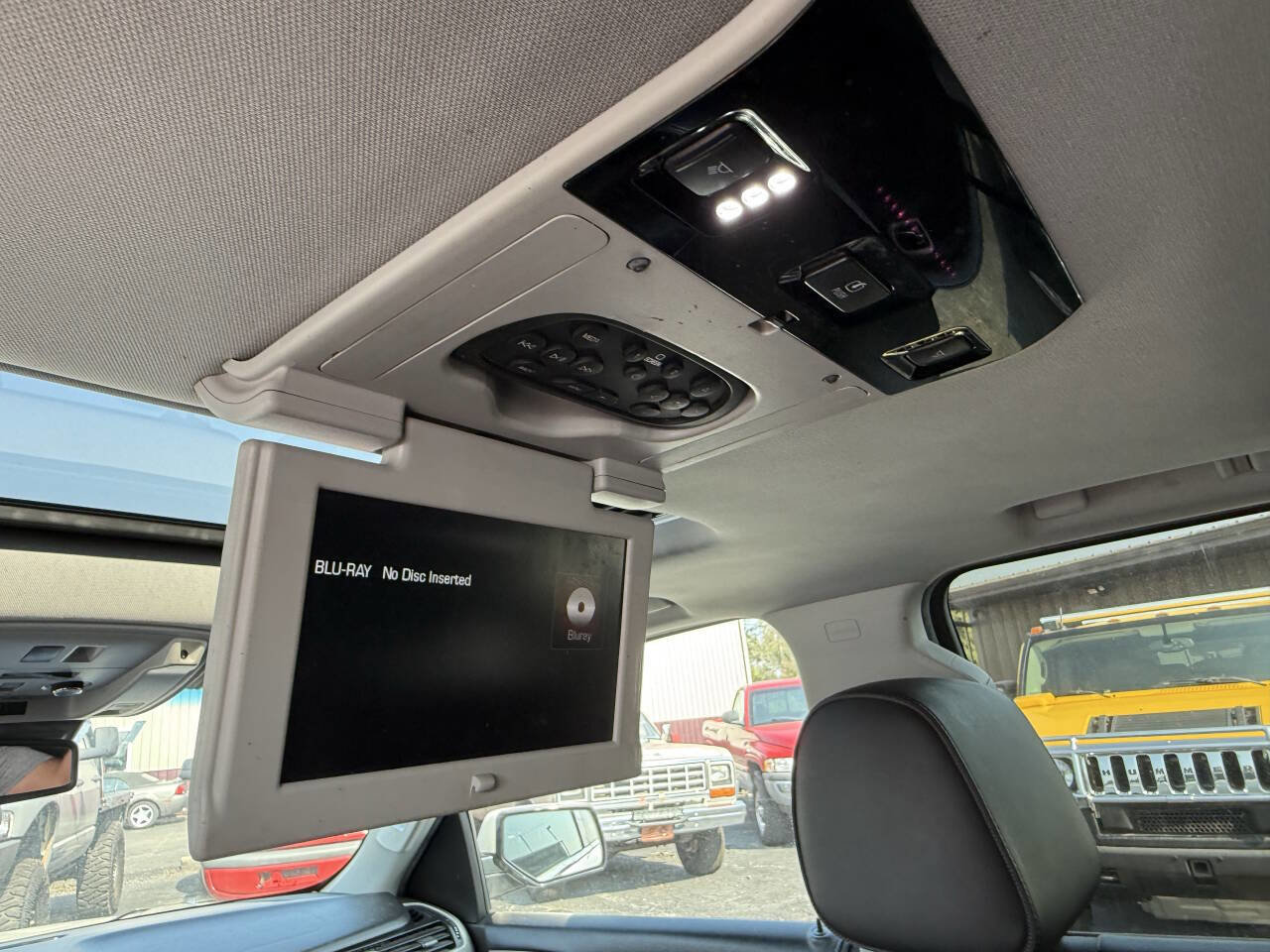 Used 2015 GMC Yukon XL Denali w/ Open Road Package image 23