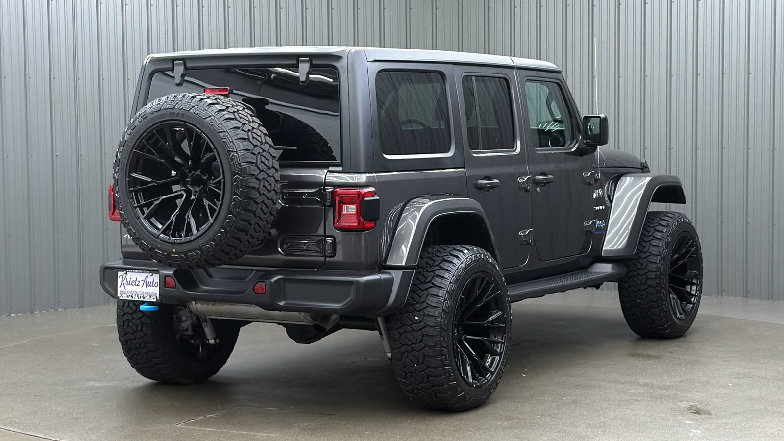 Used 2023 Jeep Wrangler Unlimited Sahara w/ Cold Weather Group AWD/4WD image 5