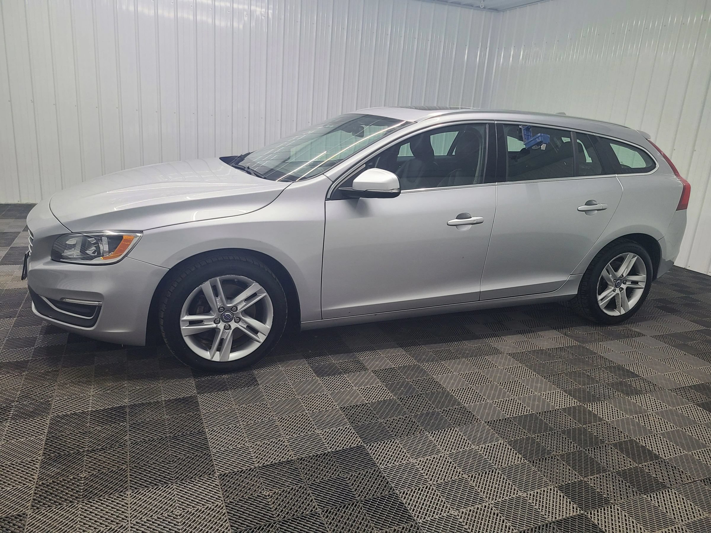 Used 2015 Volvo V60 T5 Premier AWD/4WD image 8