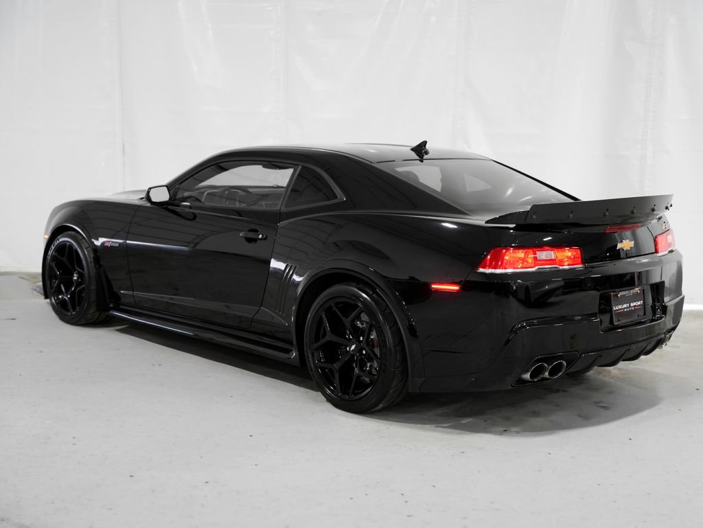 Used 2015 Chevrolet Camaro Z/28 RWD image 3