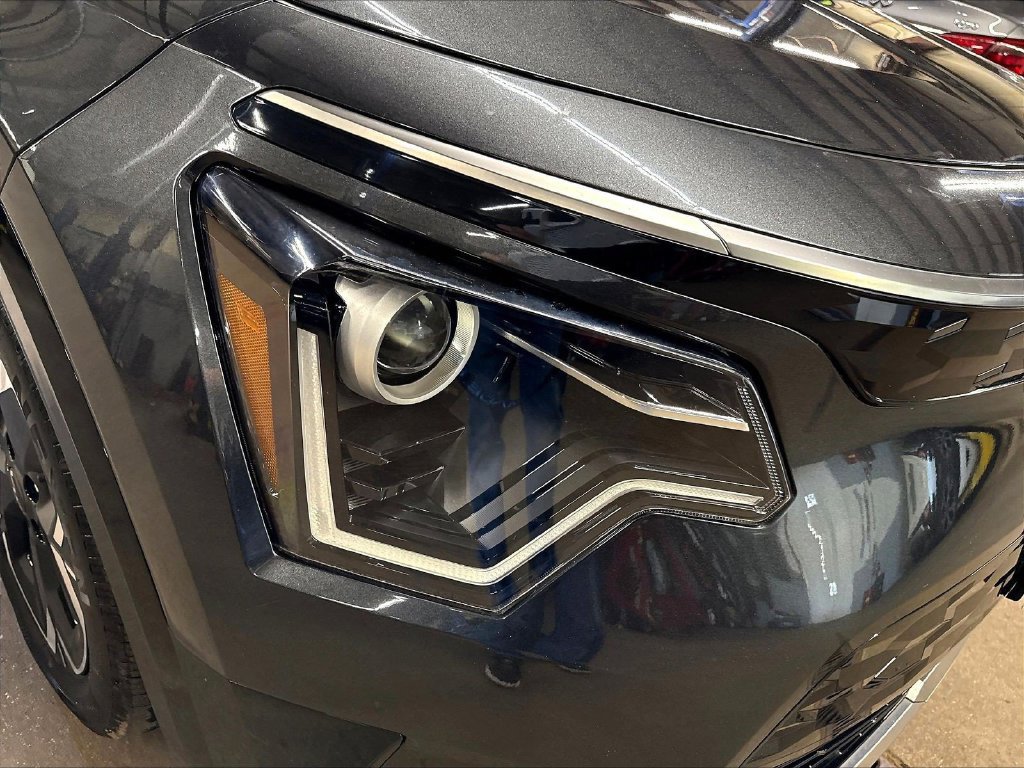 Certified 2023 Kia Niro Wind w/ Wind Preserve Package FWD image 38