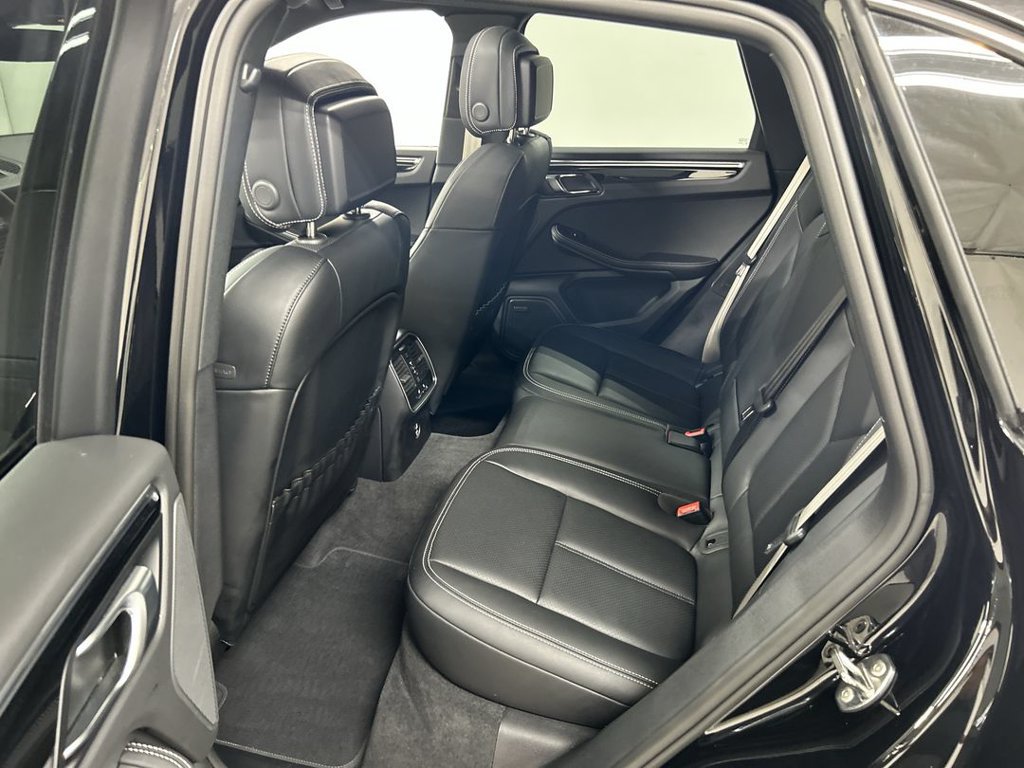 Certified 2026 Porsche Macan Turbo AWD/4WD image 21