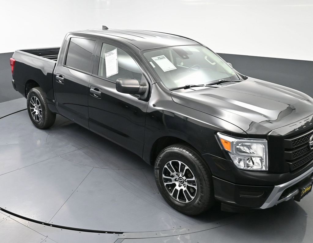 Used 2023 Nissan Titan SV image 40