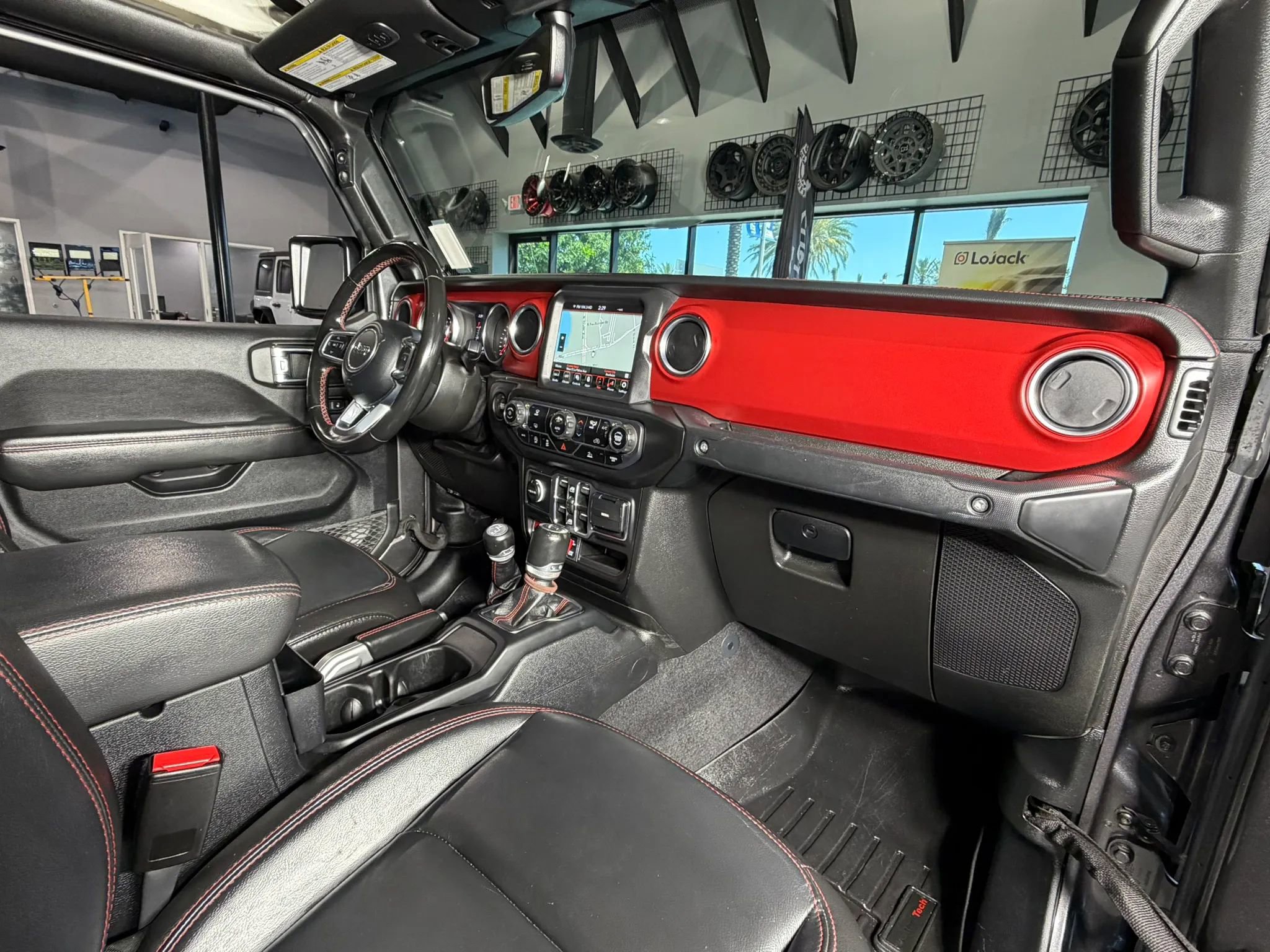Used 2021 Jeep Gladiator Rubicon AWD/4WD image 22