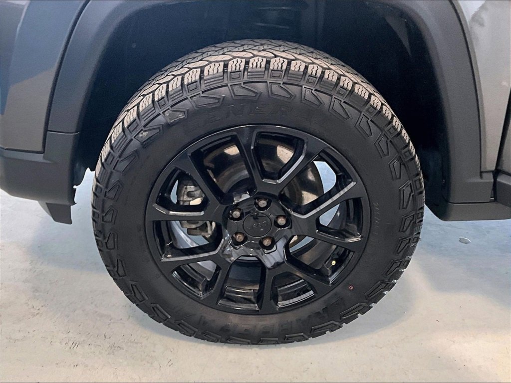 Used 2023 Jeep Compass Altitude image 7