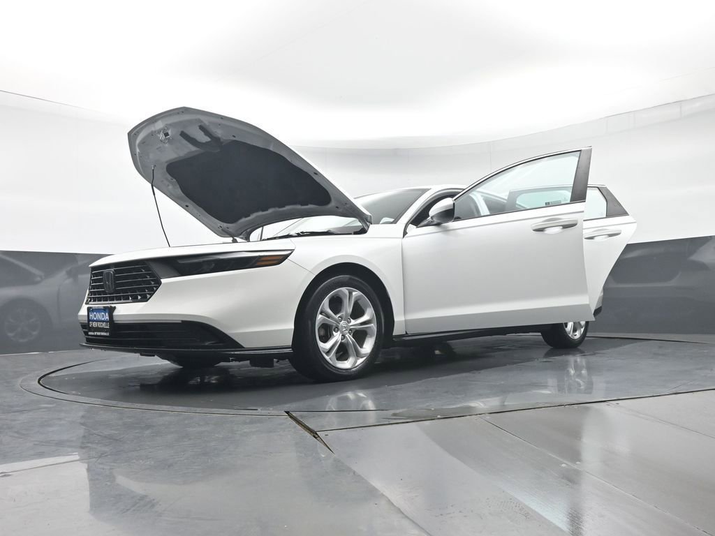 Used 2023 Honda Accord LX image 42